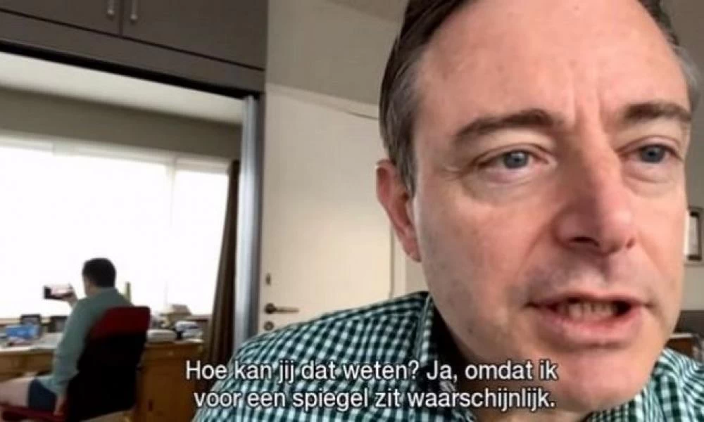 Βέλγιο: Ο δήμαρχος Αμβέρσας εμφανίστηκε live χωρίς παντελόνι